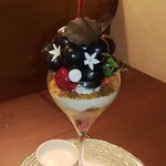 夜パフェ専門店 パフェテリア パル - 肉感的巨峰パフェ