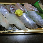 Uotaku Honten - 旬の魚寿司
