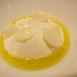 カンテサンス - 塩とオリーブ油が主役  山羊乳のバヴァロワ2