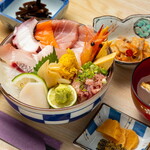 Kaisen Ryourishokujidoko Ahoudori - ランチ　海鮮丼