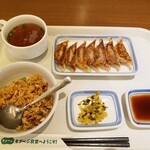 Rin Ga Hatto - ぎょうざ7個定食(半チャーハン)540円