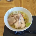 Noodles Labo 香蕎庵 - 鰹昆布出汁ラーメンのチャーシュートッピング(850円＋350円)