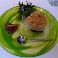 クッチーナ イタリアーナ ガッルーラ - フォアグラパウダー＆マンゴーとマグレ鴨のスペシャリテ