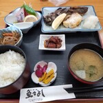 魚々よし - 料理写真: