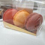 なかたに亭 - マカロン(フランボワーズ、マンゴー、パッションフルーツ)