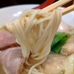 三馬路 東京店 - 特製塩そばの麺