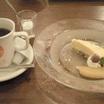 ボレロ食堂 - コーヒー　　デザート（チーズケーキ）