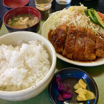 天寶 - 　　　トンカツ定食　780円