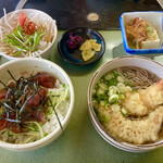 184300992 - 本日のランチ　鉄火丼　天ぷらそば　冷奴　サラダ付700円