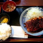 けんちゃん食堂 - 日替わり  厚切りとんかつ定食  ( 味噌 )