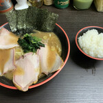 横濱家系ラーメン 勝鬨家 - 