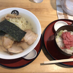 伊藤商店 - 朝ラー+チャーシューマシ+マグロ丼