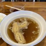 吉田のうどん 焼肉 羅王 - ふっくらお揚げの入った汁