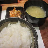 西新初喜 本店 - ご飯、味噌汁～