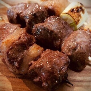You can enjoy a variety of game meat just like Yakitori (grilled chicken skewers) ♪