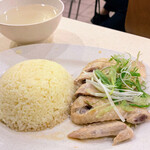 Nam Heong Chicken Rice - 私のは骨だらけ