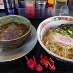 日の出家 - 煮干しつけ麺