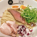 RAMEN ぶろす - 牛白湯つけ麺薫玉のせ