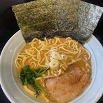 長友家 - 料理写真:豚骨醤油ラーメン