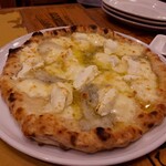 ピッツェリア パーレンテッシ - ⚫クアットウロ・フォルマッジ