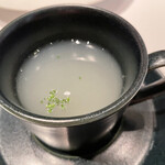 神楽坂 フレンチレストラン ラリアンス - 冬瓜とあさりのスープ