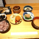 Teshiogohan Gen - 手しおご飯定食