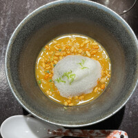 十皿 - 一皿目でノックアウト❗️グリーンカレーのエスプーマが堪らない。渡り蟹のビスクとなぜ喧嘩しないのか。真野シェフの技なのでしょうね。