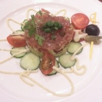 リコロ 大丸東京店 - マグロとアボカドのタルタル