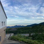 天望立山荘 - 昨夜夜景を見たテラスから富山平野を臨む