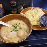 塩そば専門店 桑ばら - 背脂鯛煮干しのつけそば