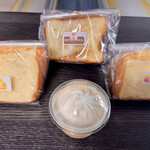 Shifon Keki No Erukusu - シフォンケーキ（チーズ、焦がしカラメル、白桃）
                      手作りプリン