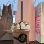 GODIVA - マンゴーのソースが少しかかってて爽やか✨✨✨