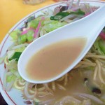 大峰ラーメン - 旨いスープ