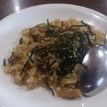 支那そば 佐川 - チャーハンというより焼きめし。上にかけられた刻み葱が好い。