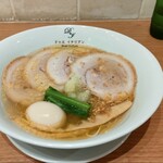 黄金の塩らぁ麺 ドゥエイタリアン - 