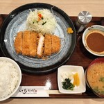 Tonkatsu Semmon Ten Sandaime Ichita Da Shin Yamaguchi Ten - やまと豚ロースカツ定食（ご飯大盛）