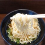 まねきのえきそば - 麺リフト