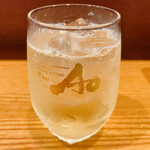 Ribatei - 碧(Ao)ハイボール
      世界5大ウイスキーをブレンドしたと言うサントリー碧。美味しいです。