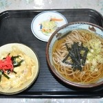 岩泉 よってけ市場 - そば＋親子丼定食（だったかな）700円と記憶しています。