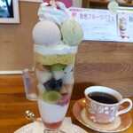 クリクリ - 秋のフルーツパフェ¥1050(~2022.9.23)