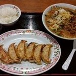 餃子の王将 - 辣菜麺セット