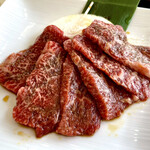 焼肉 真壁 - 分厚いロース肉が6枚❗️柔らかくて甘いお肉ლ(´ڡ`ლ)　美味しい〜♡