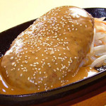 スティック＆スプーン - ふっくらハンバーグ　年齢・性別・国籍を問わず人気のテリヤキマヨネーズソース　