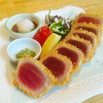 Rare tuna cutlet