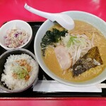 えぞっこ - 味噌ラーメンとチャーマヨ丼セット(ラーメン大盛/1020円)