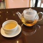 香港飲茶 雲海 - ジャスミン茶　ランチタイムは無料