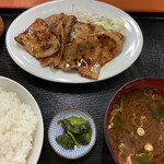Tairokuya - 何種類かの定食は500円均一！