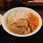 ラーメン パワースポット - 上から。辛玉が、いい仕事します。