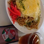 水門やきそばあきた - 焼きそば大盛り玉子付き550円