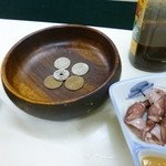 立飲みコーナー大つか - 2013.04 こちらもキャッシュ&デリバリー、ただいまの料金７３０円ってことでしょう：笑